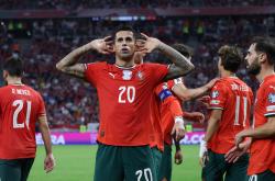 1xbet体育地址-包含匈牙利主帅称备战葡萄牙欧洲杯资格赛需全员奋战的词条