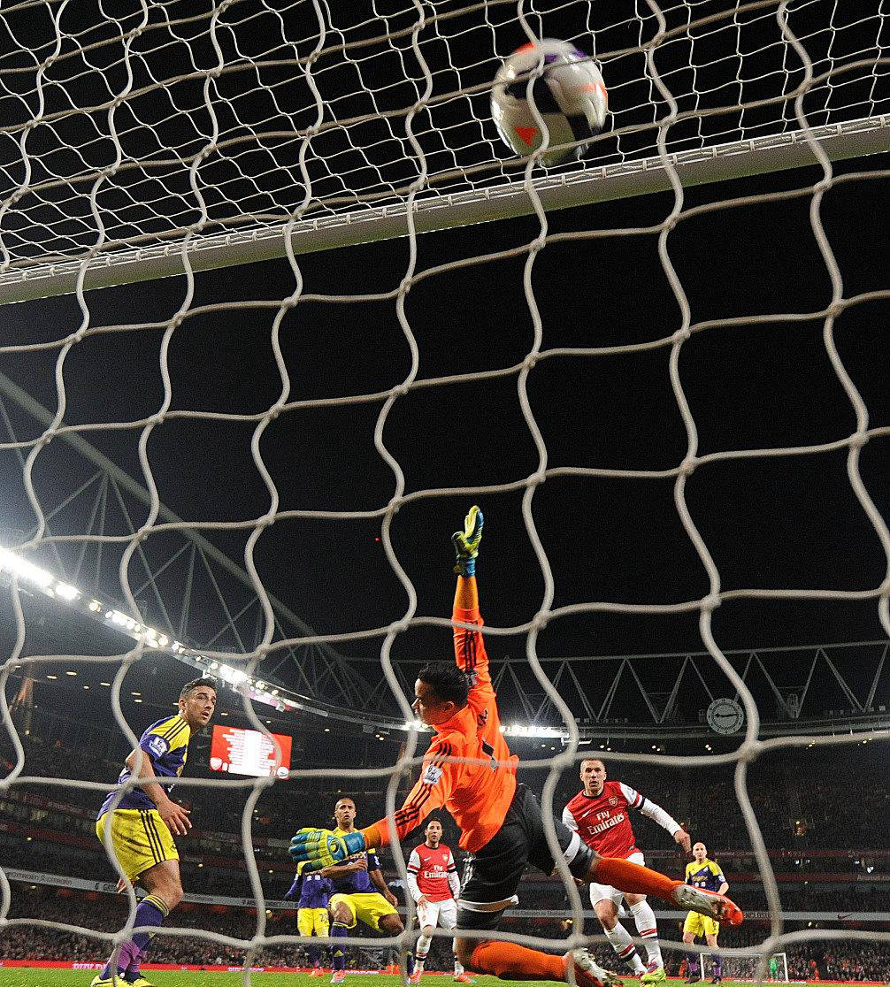 斯旺西客场大胜对手保持不败