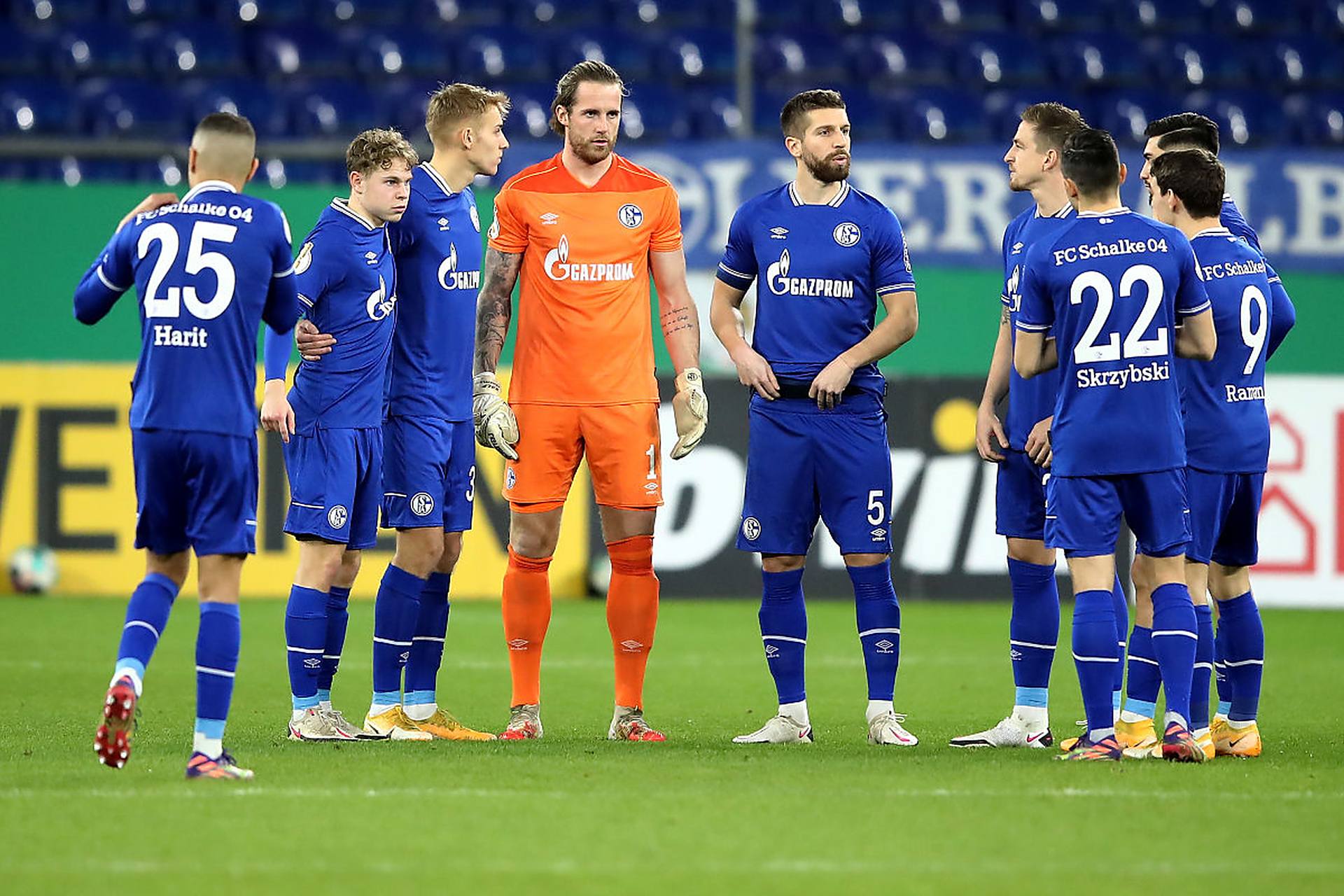 包含罗马客场战平，暂居中游位置的词条