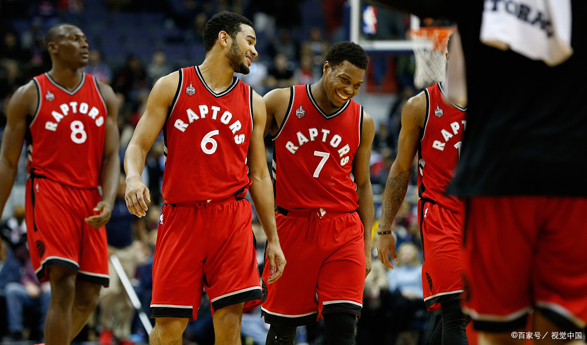 关于开拓者客场输给猛龙，委员会激烈追赶的信息