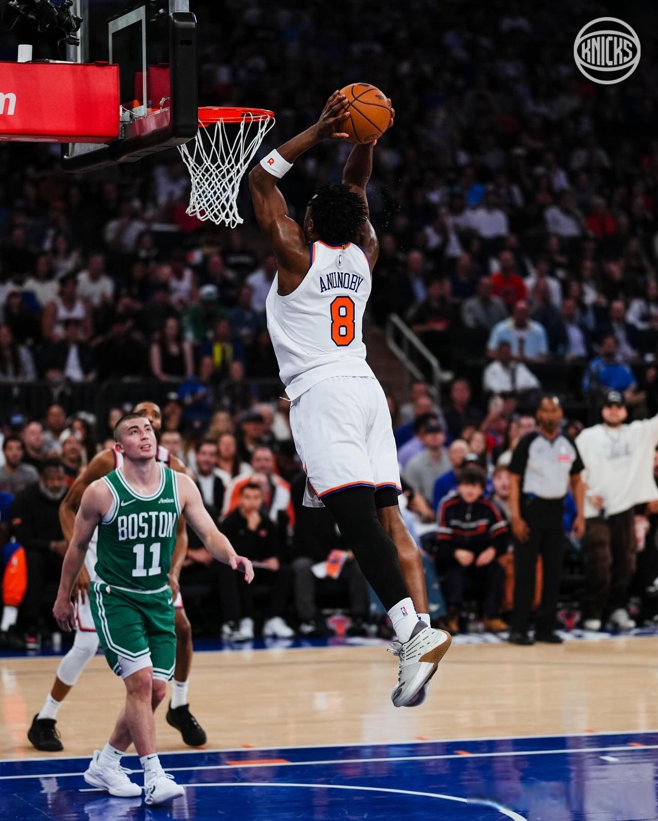 老鹰击败尼克斯,表现出色 老鹰击败尼克斯,表现出色