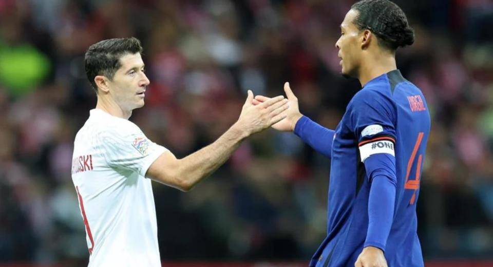 包含英格兰击败波兰，取得背靠胜利的词条