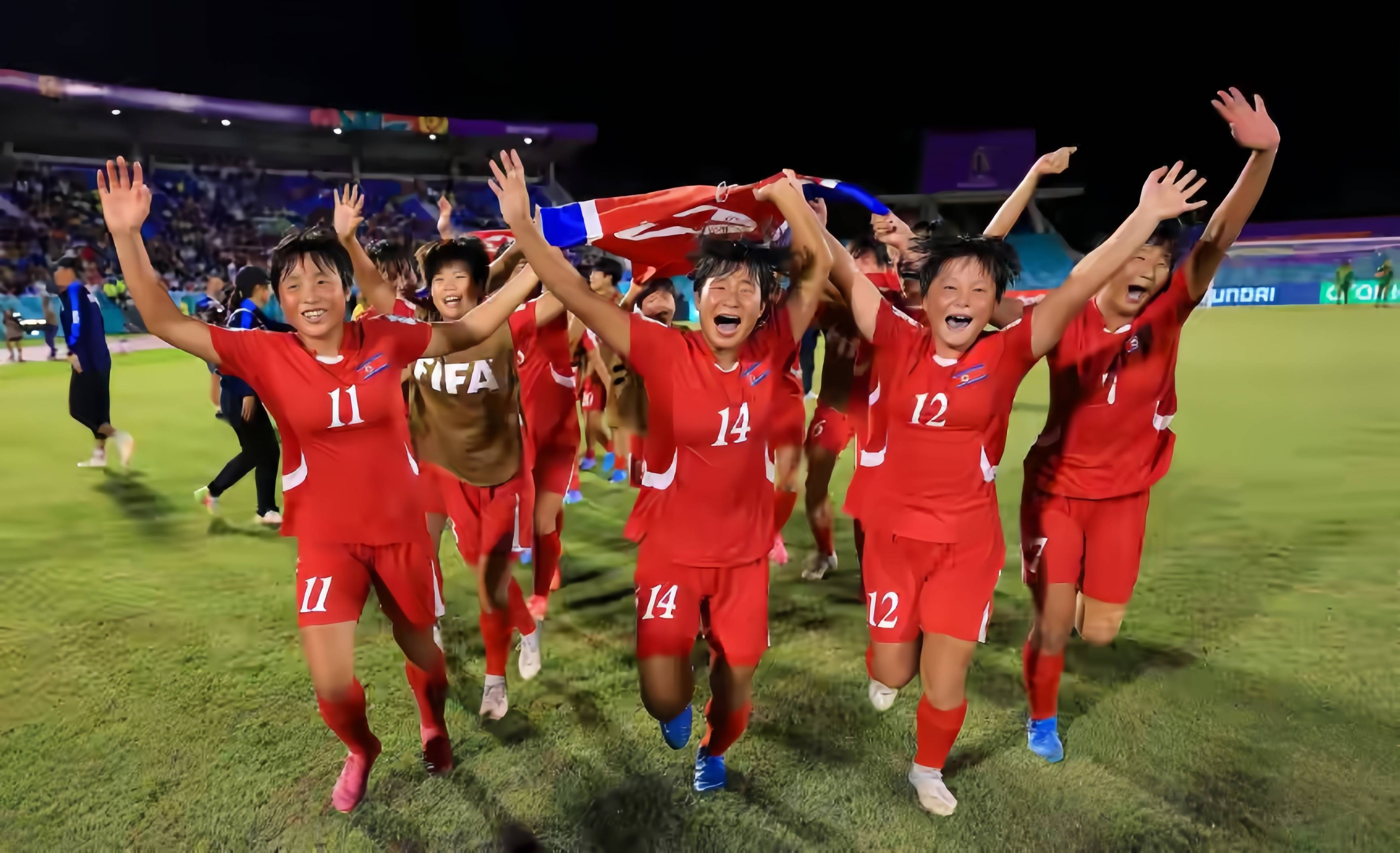 亚洲球队争夺冠军奖杯,足球比赛精彩纷呈的简单介绍 亚洲球队争夺冠军奖杯,足球比赛精彩纷呈的简单介绍